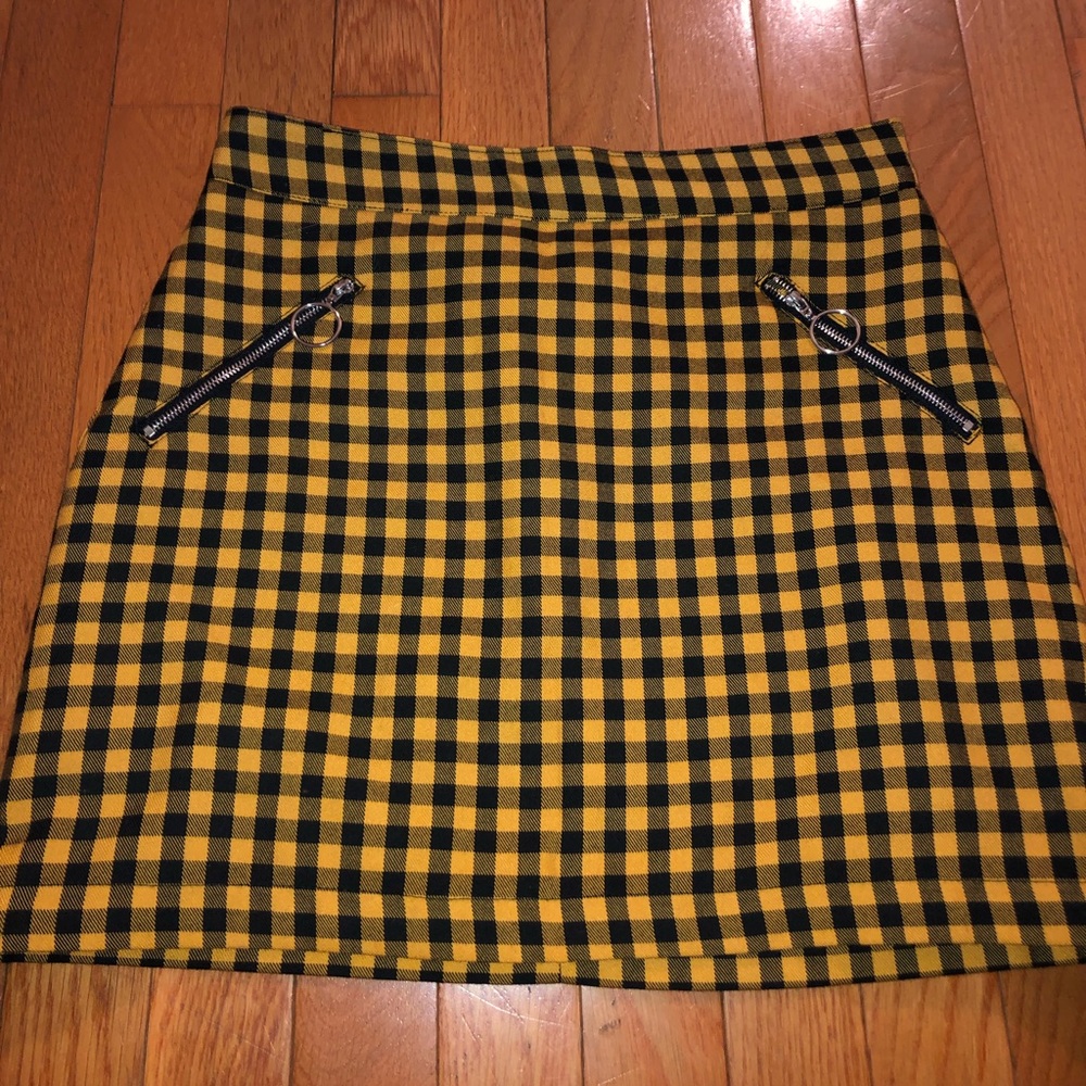Forever 21 pattern mini skirt
